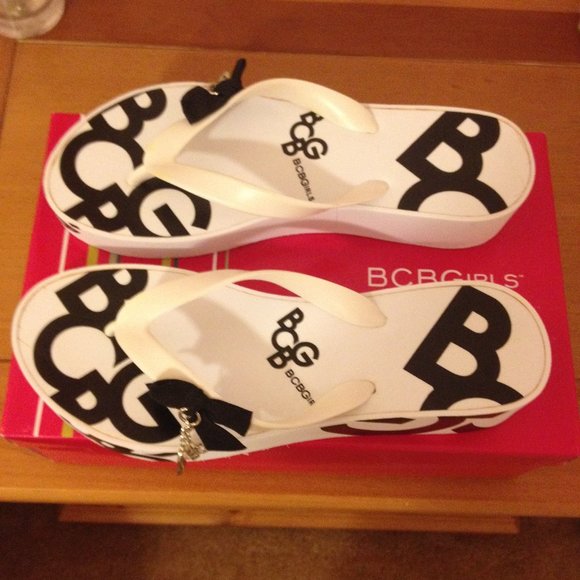 BCBG Vintage flip flops size 9 - Picture 2 of 8